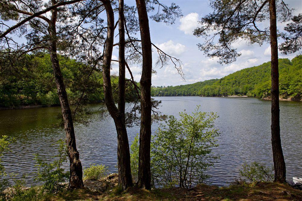 Hotel Du Lac Lacapelle-Viescamp Екстериор снимка